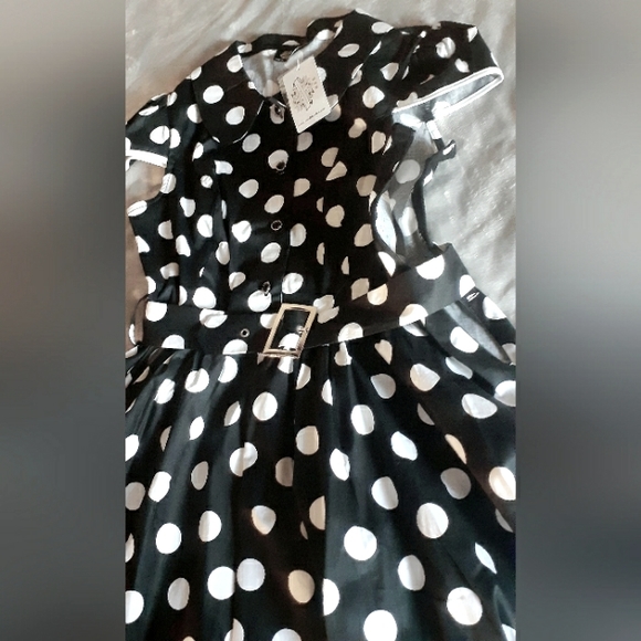 Heart & Roses Blk & Wht Ploka Dot Dress - Picture 5 of 11